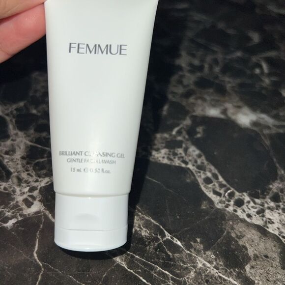 FEMMUE , Brilliant Cleansing Gel NEW - Picture 3 of 5